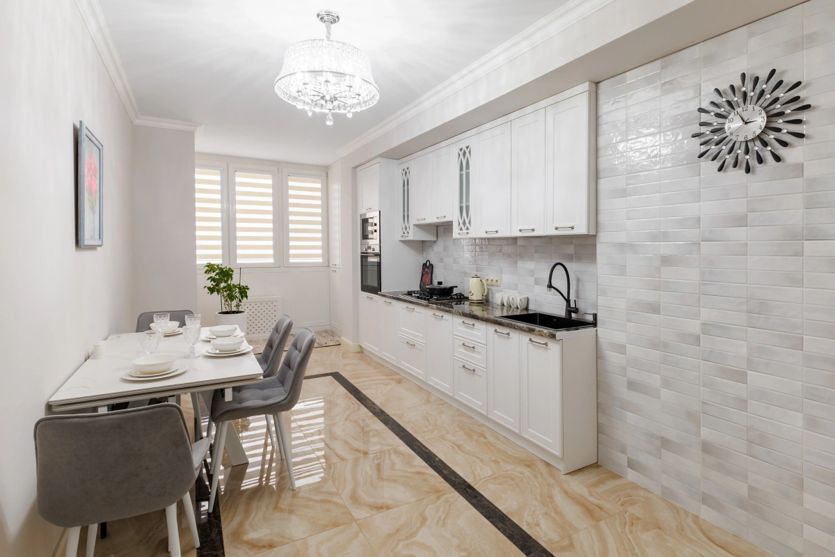 Апартаменты AURA с панорамными окнами и видом на горы