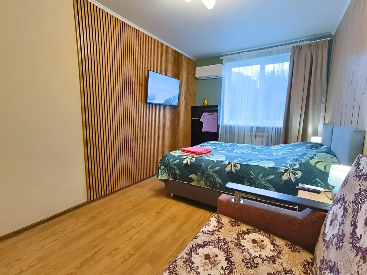 Апартаменты Двухкомнатные на втором этаже с балконом