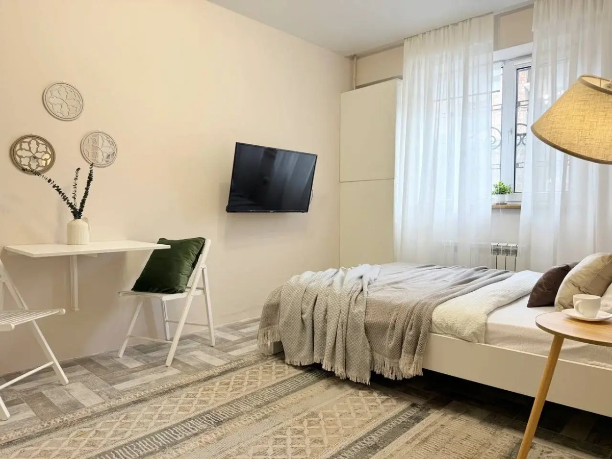 Квартира Комфортная Студия возле Моря на цокольном этаже