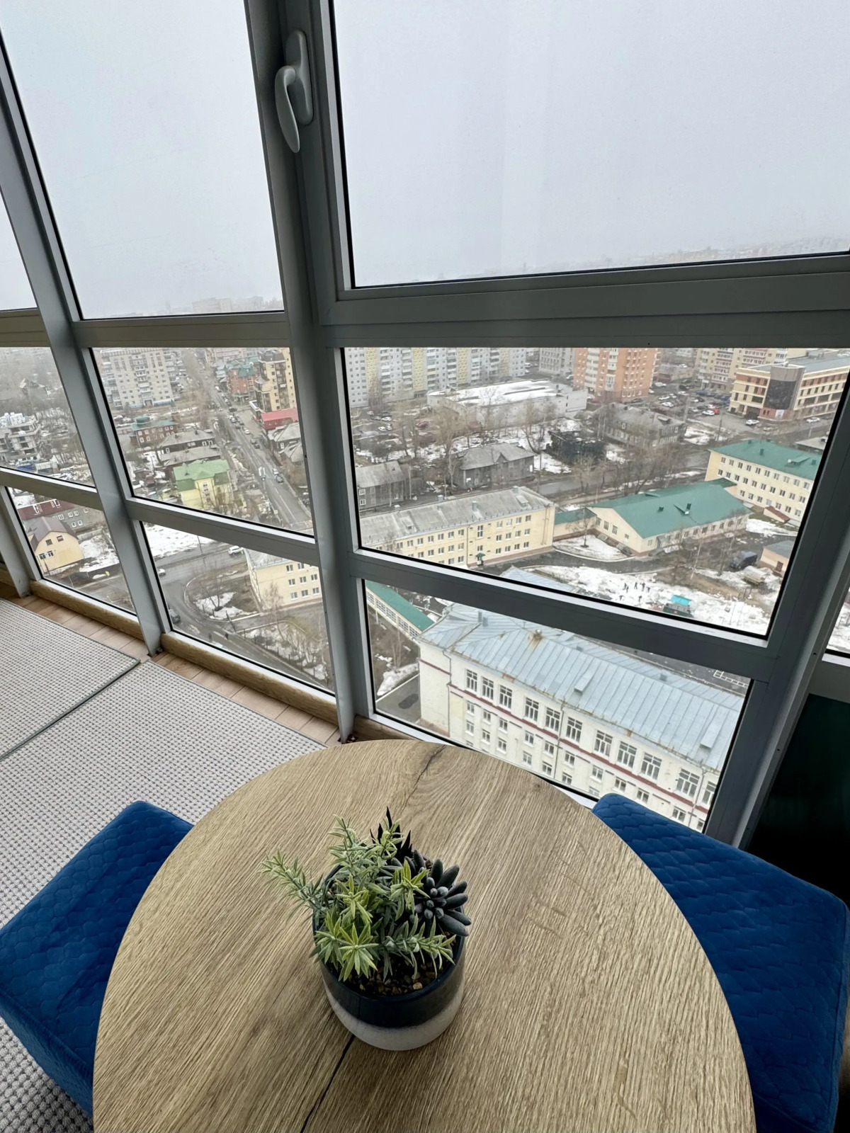 Апартаменты Синяя Студия с Панорамным Окном