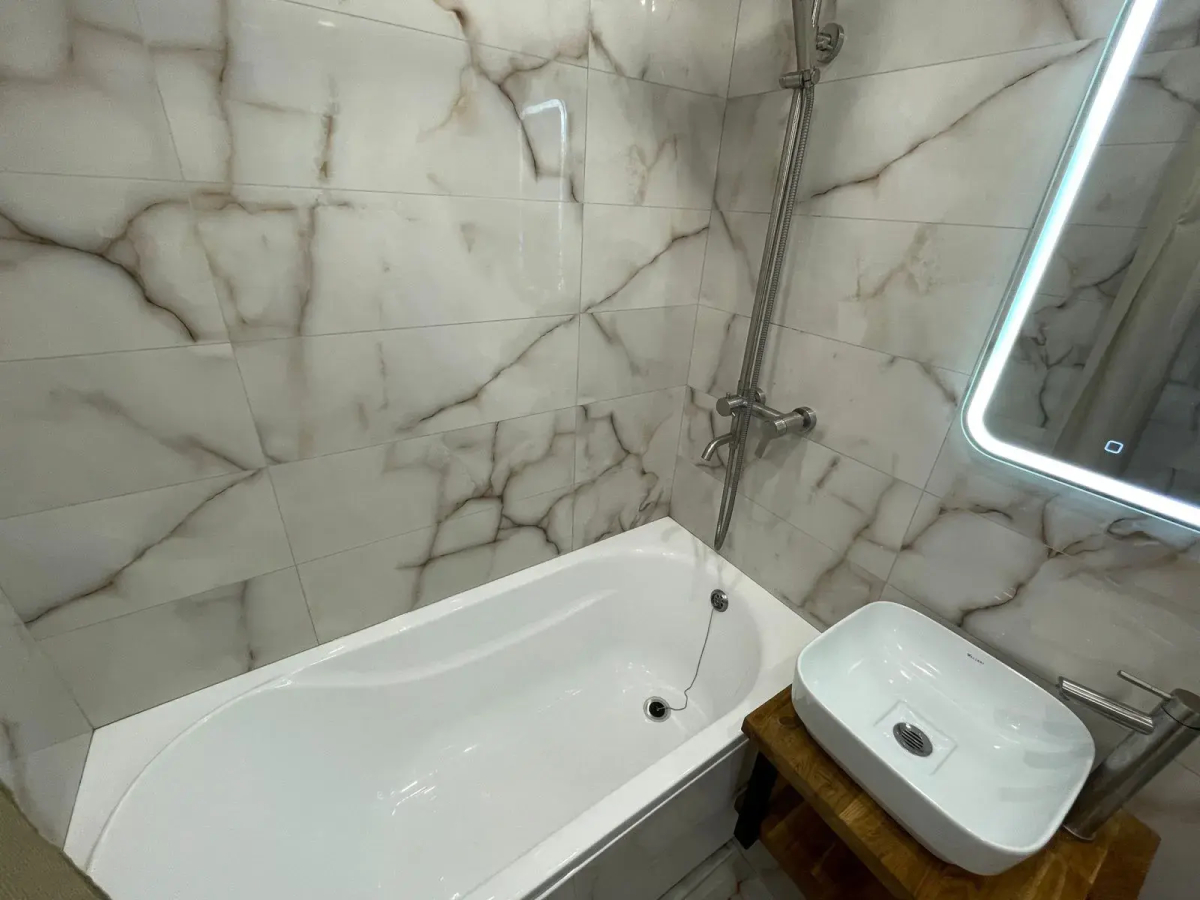 Апартаменты 2-х комнатные апартаменты на Есенина 69