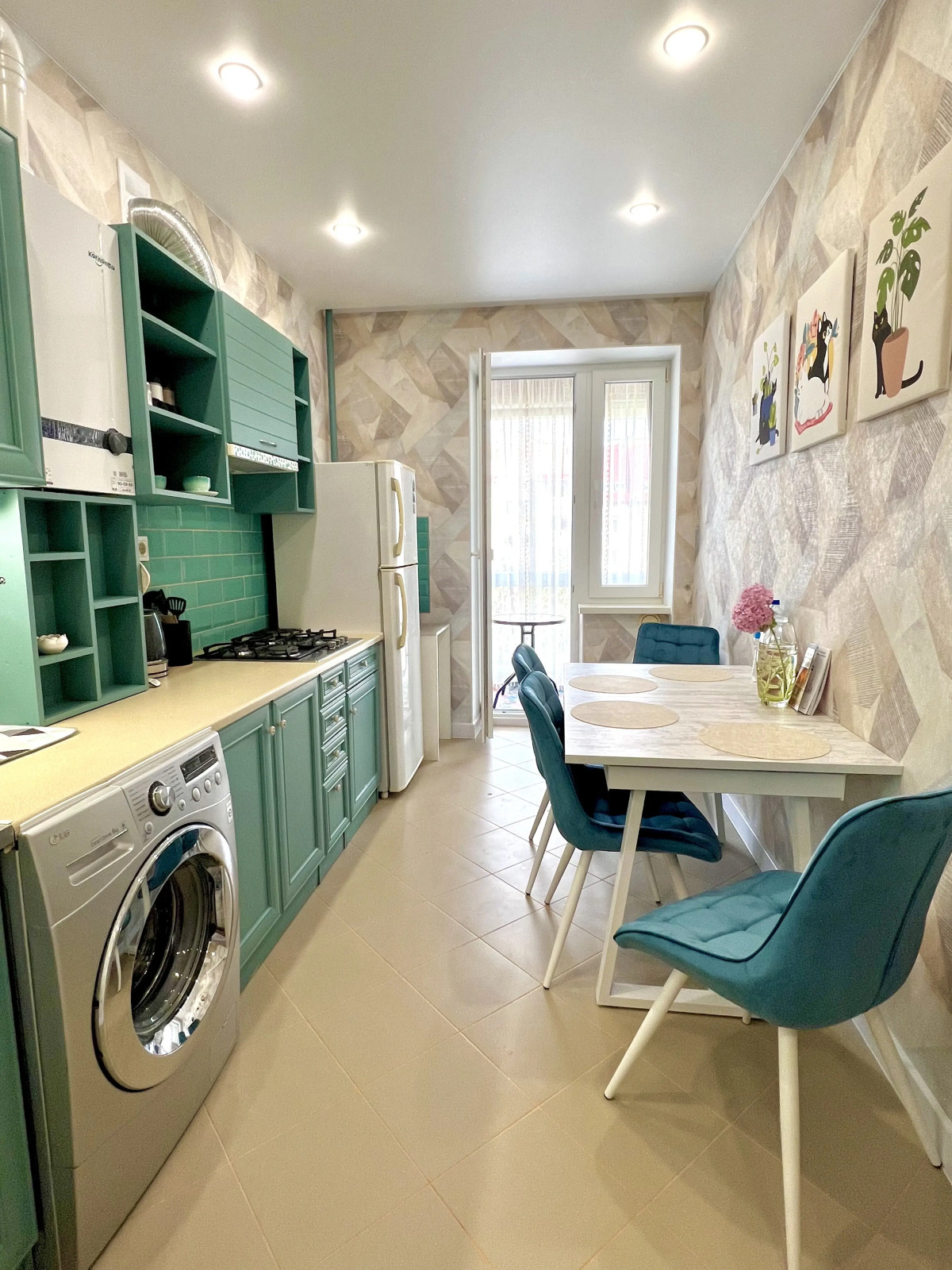 Квартира бирюзовая