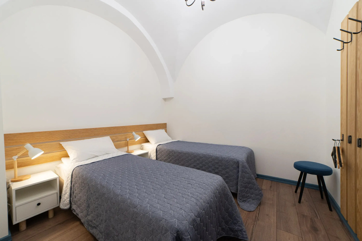 Отель Двенадцать