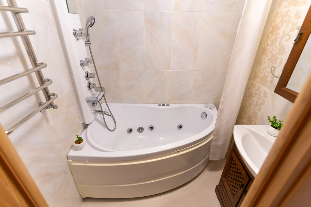 Апартаменты Трёхкомнатные с джакузи на Антона Валека 12