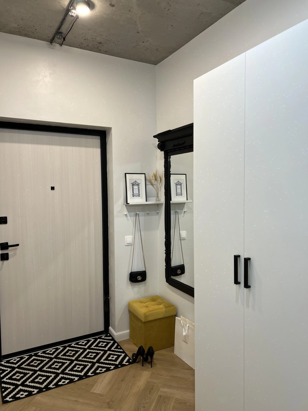 Квартира Black&White