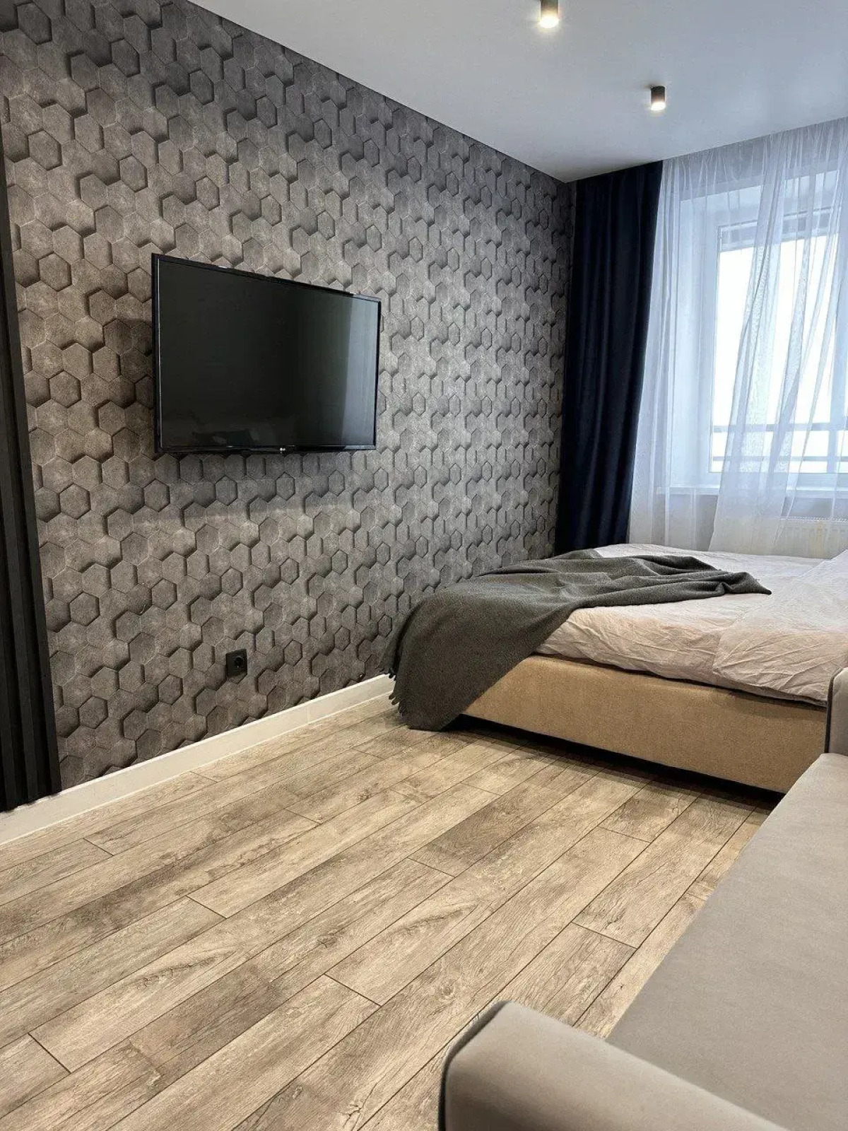 1-к. квартира на Базарной площади с видом на пруд, 30 м², 22 этаж