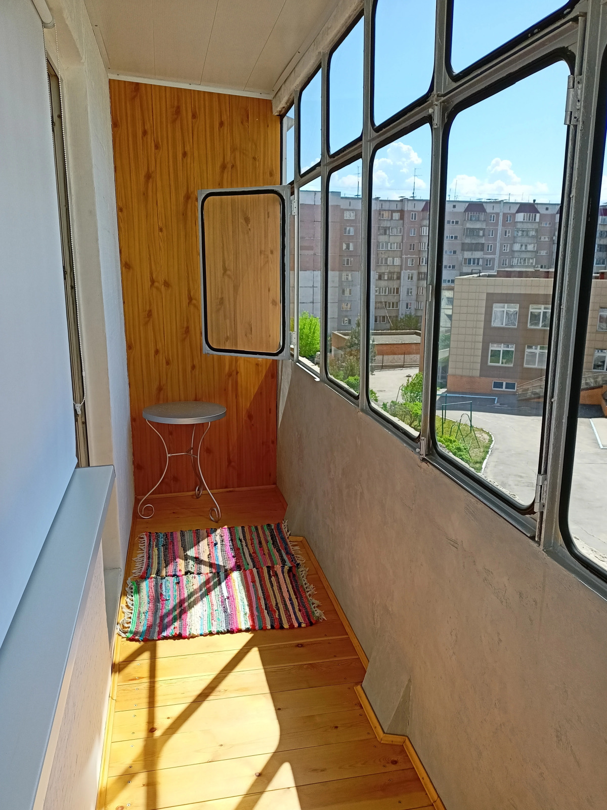 Квартира Двухкомнатная Студия в Тихом Центре Левого Берега