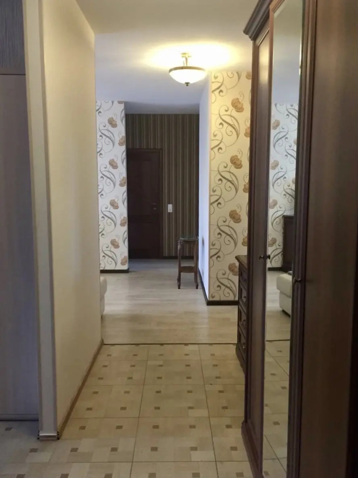 Квартира просторная 3-х комнатная в тихом и уютном районе