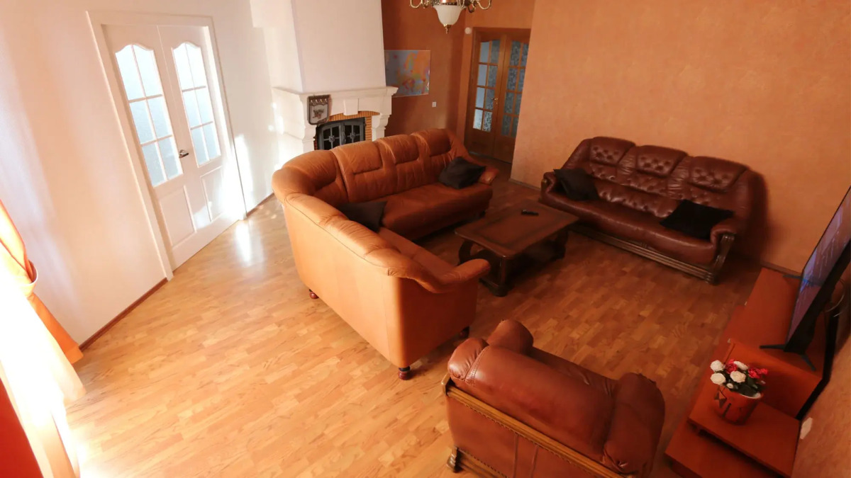 Квартира Просторная квартира с сауной рядом