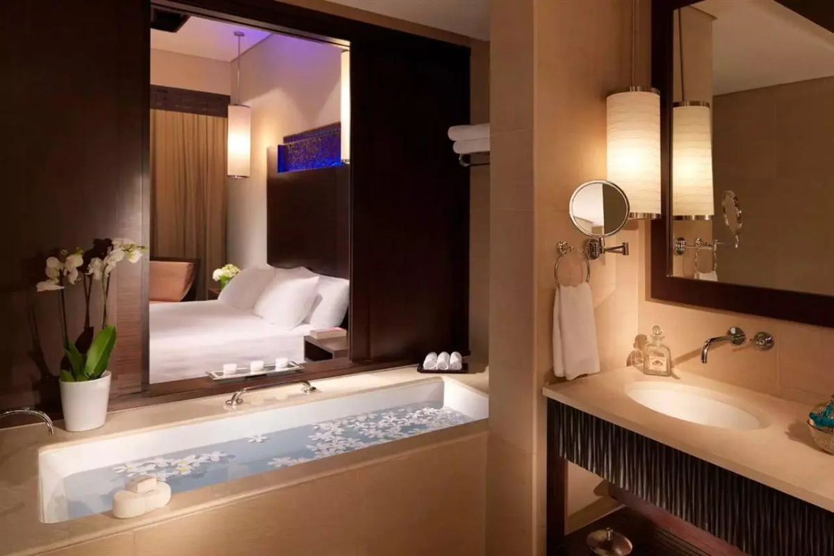 Курортный отель Anantara The Palm Dubai Resort