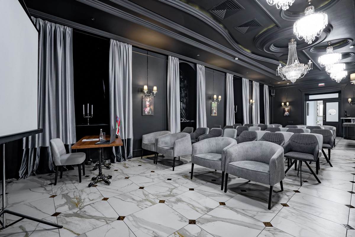 Отель Imperial Palace