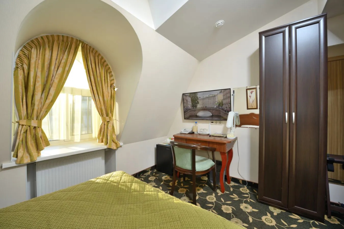 Отель Cronwell Inn Стремянная