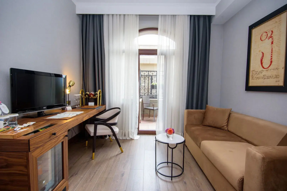 Отель Tiflis Palace