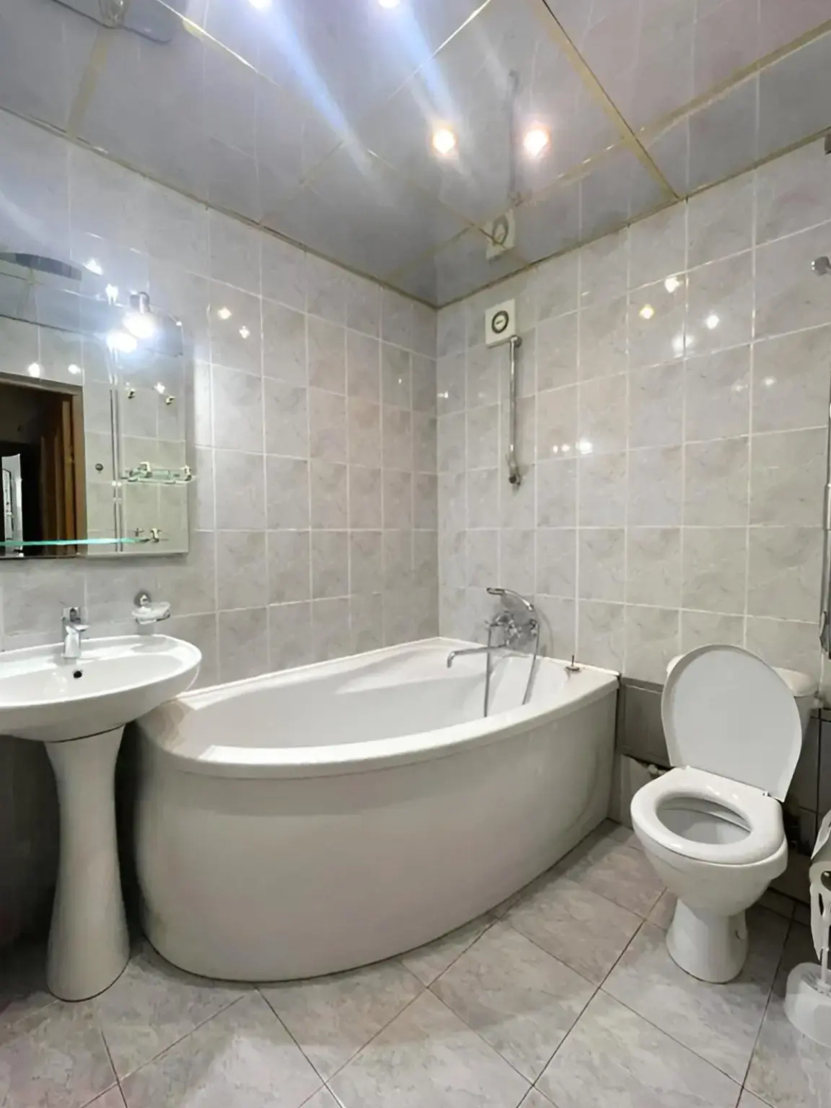 Квартира на Широкой 21