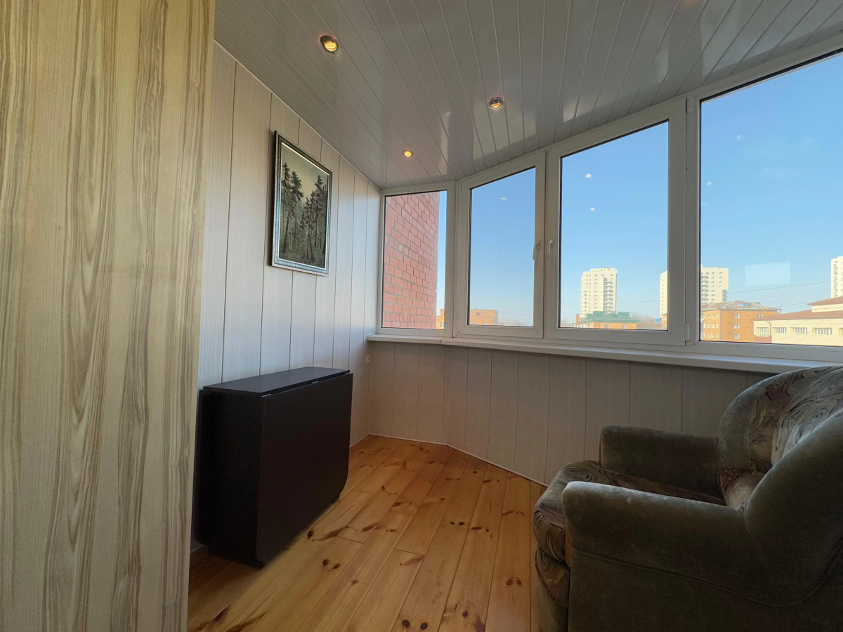 Квартира 3-Комнатная Верхнепортовая 64а