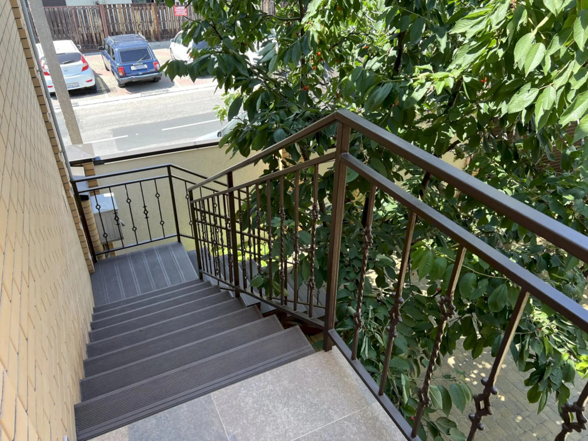 Частный Дом 120 2 Комнатный Этаж с Кухней