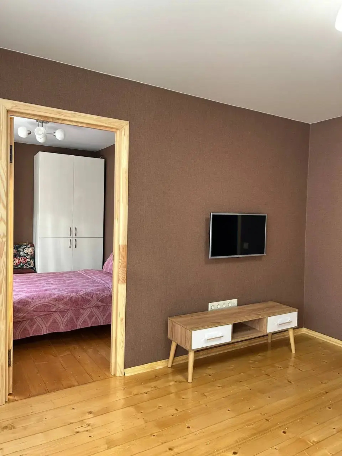 Квартира Уютная трехкомнатная на сутки у метро Могилевская, ООО Все рядом