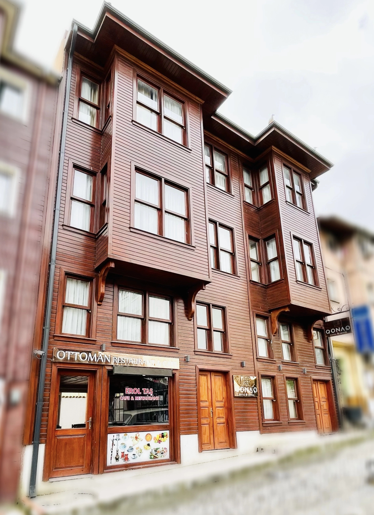 Отель Qonaq