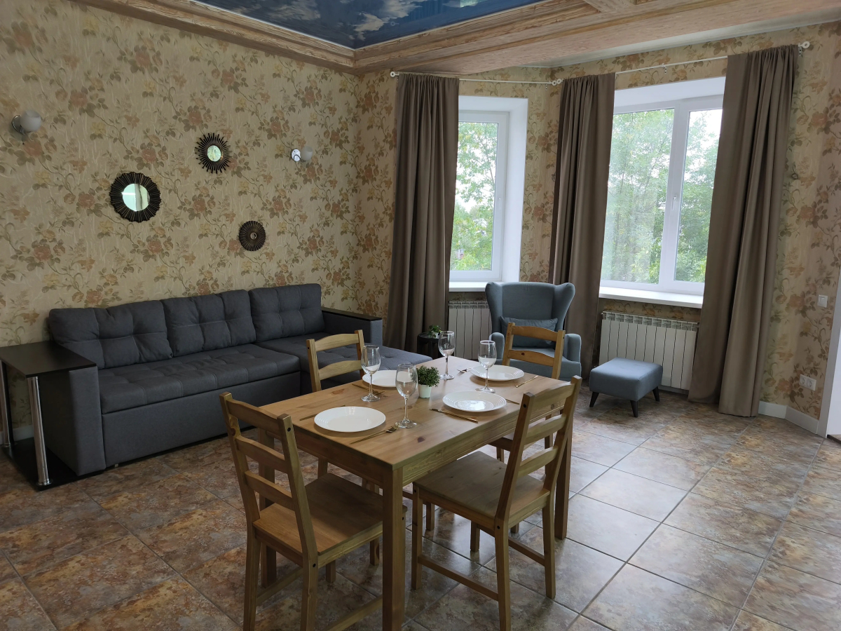 Квартира просторная на Богдана Хмельницкого