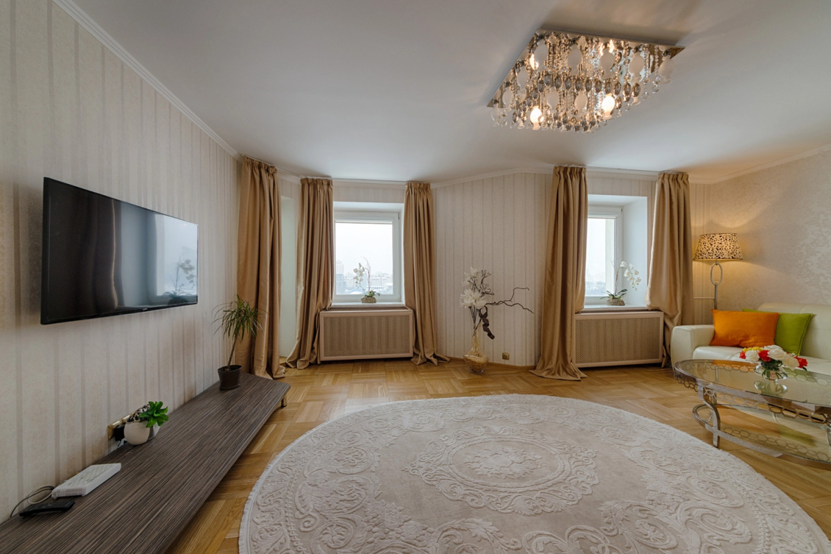 Апартаменты 5-комнатные HomeApart Сторожовская, 8