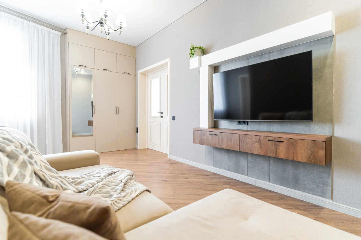 Апартаменты трехкомнатные с панорамным видом на город и море в центре Новороссийска от LetoApart