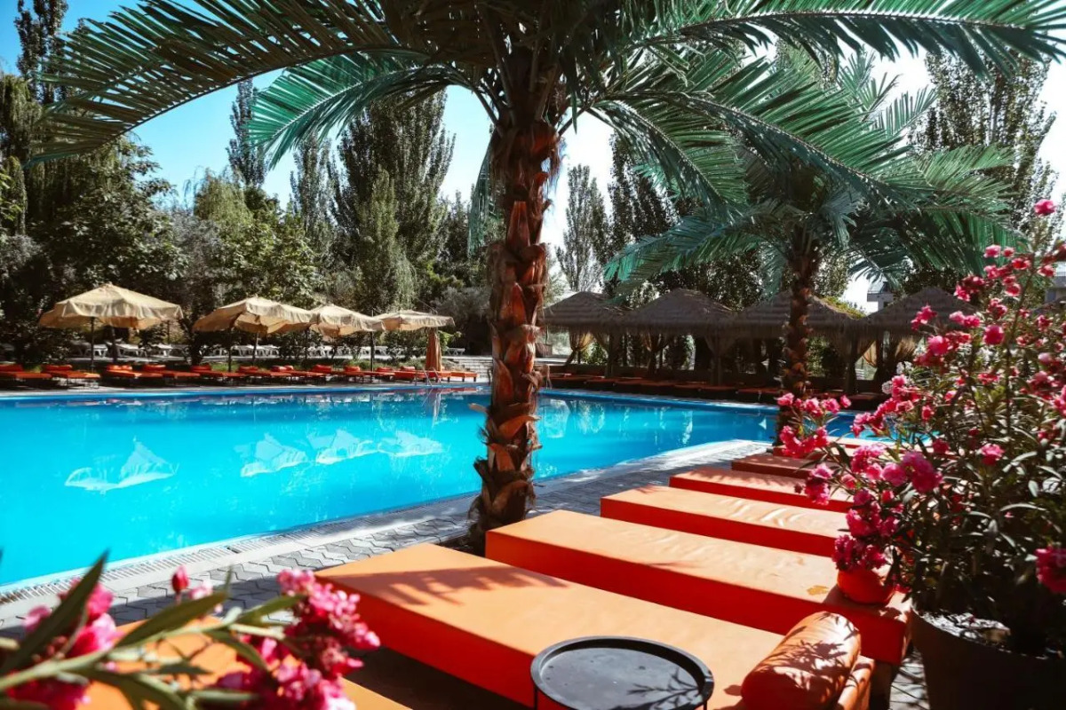 Отель Cross Resort