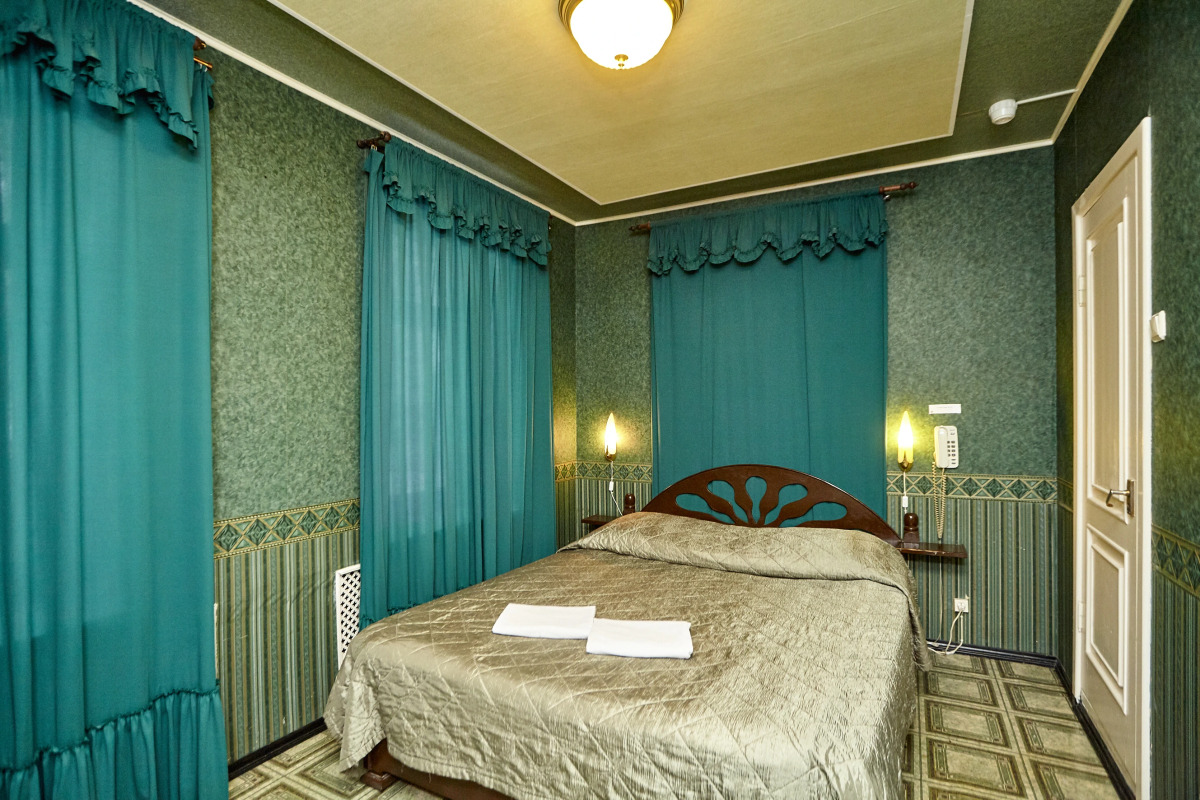 Отель Белое и Черное