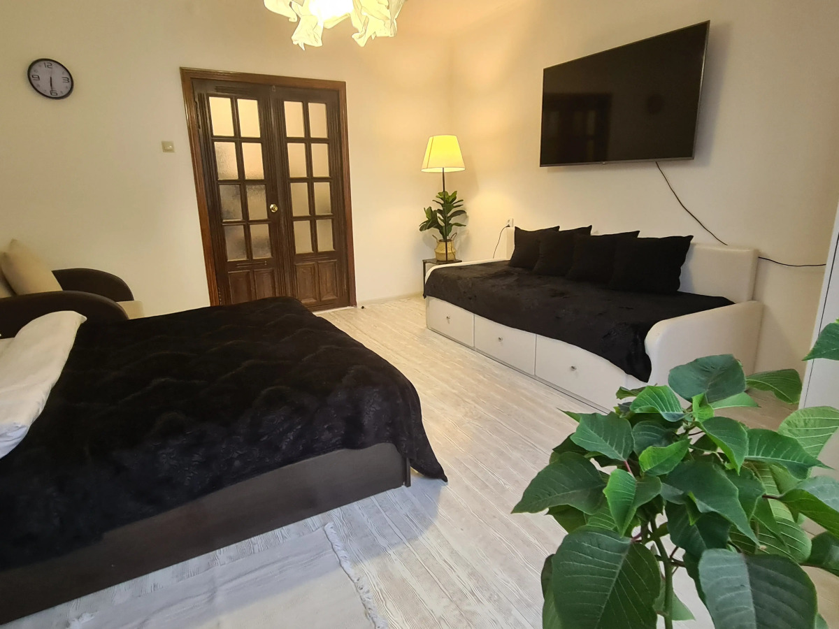 Апартаменты  Геологоразведчиков 16