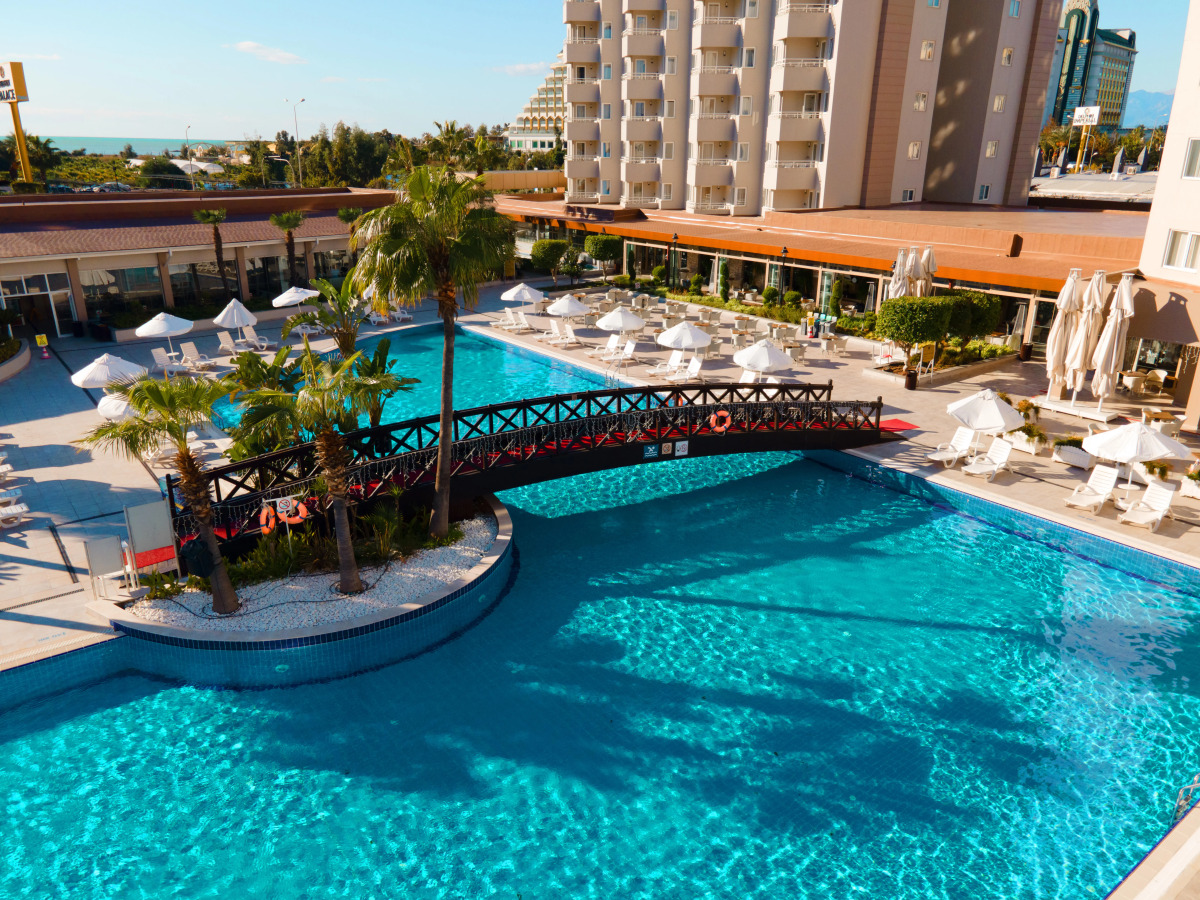 Отель Grand Park Lara