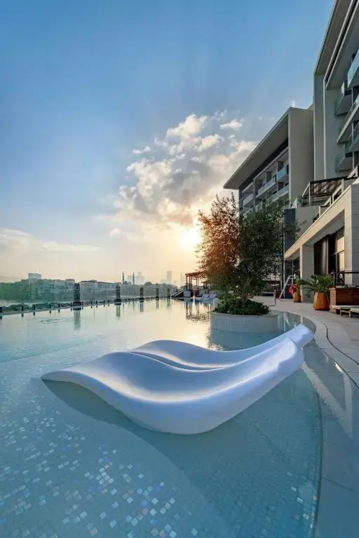 Отель Hyatt Centric Jumeirah Dubai