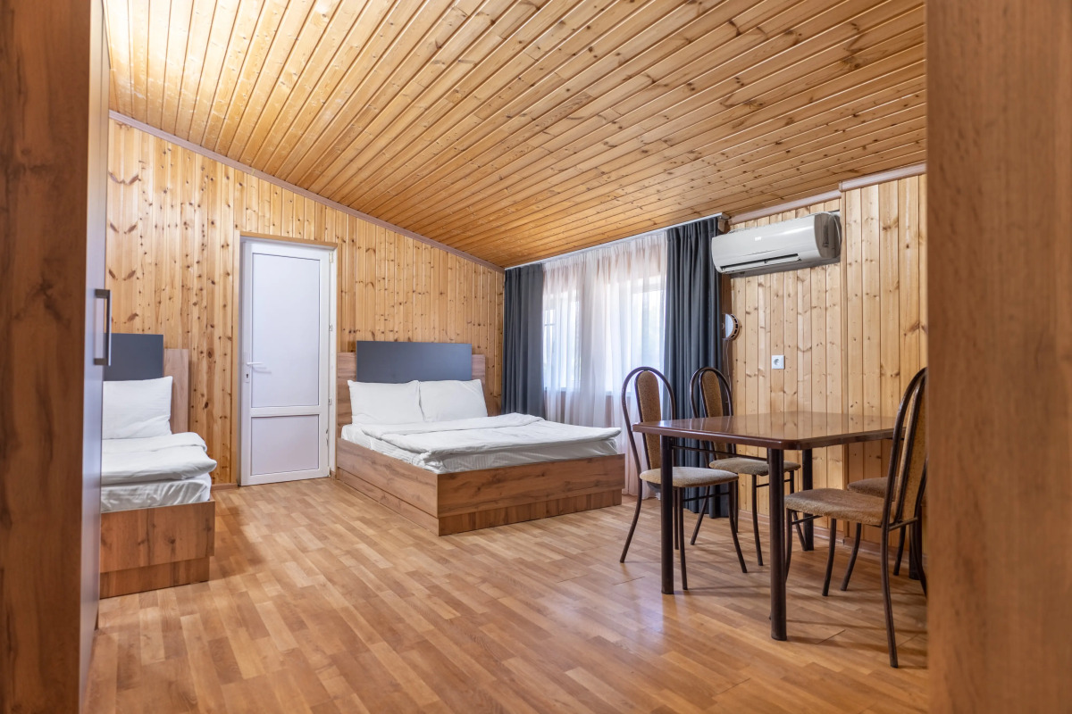 Отель Максим Парк-Лоо