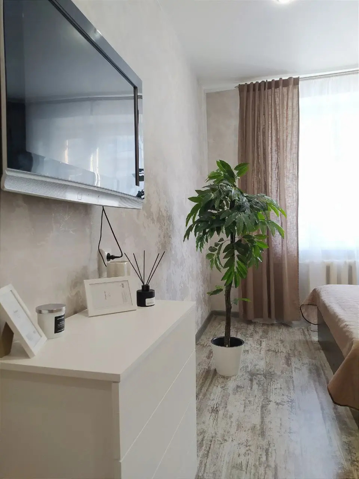 Квартира Просторная однокомнатная на ул. Ньютона