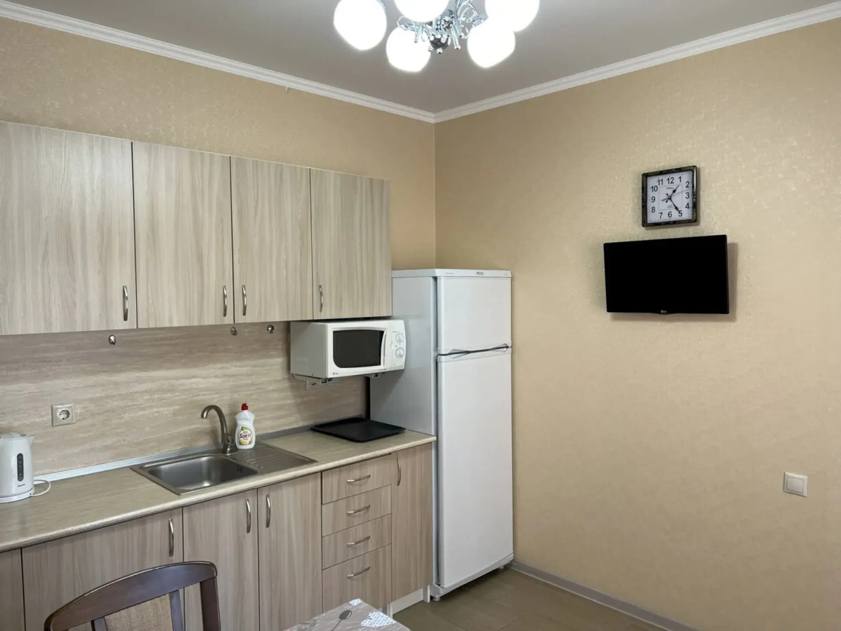 Частный Дом 120 2 Комнатный Этаж с Кухней