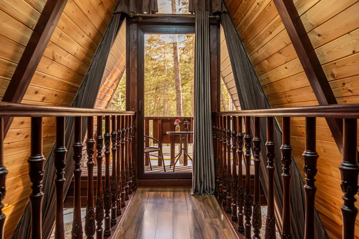 Коттедж Двухэтажный в Терсколе от Квартирукинг