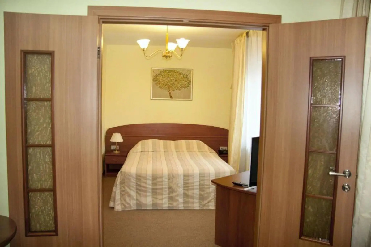 Отель Александровский парк-отель