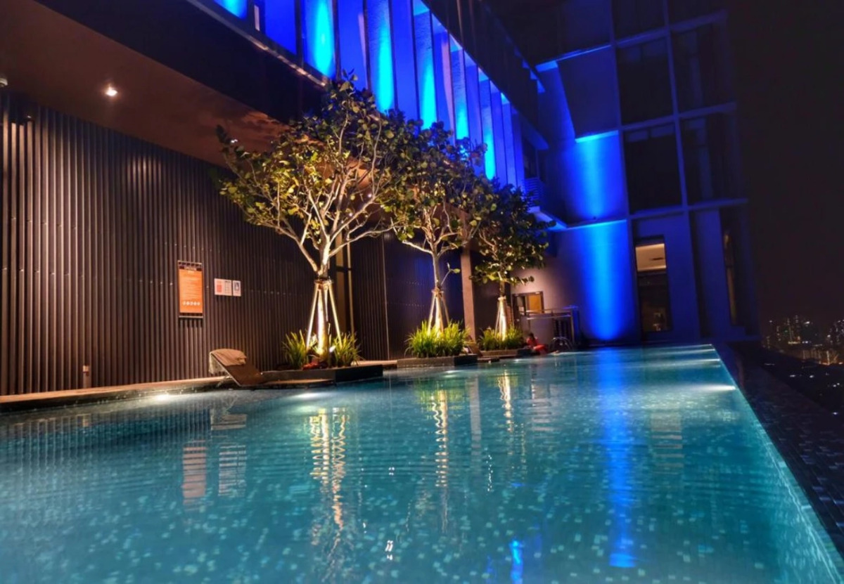 Апарт-отель Expressionz suites by iHost Global