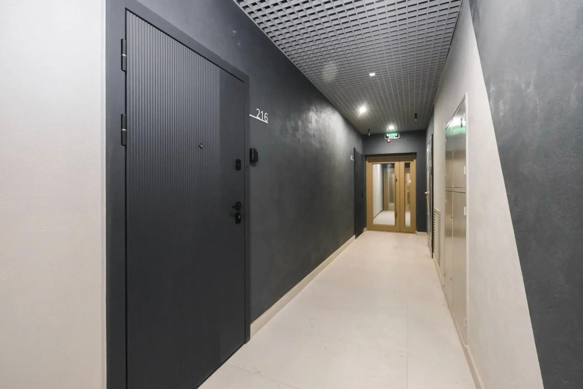 Большая Однокомнатная Квартира с Видом на Реку и Новым Ремонтом