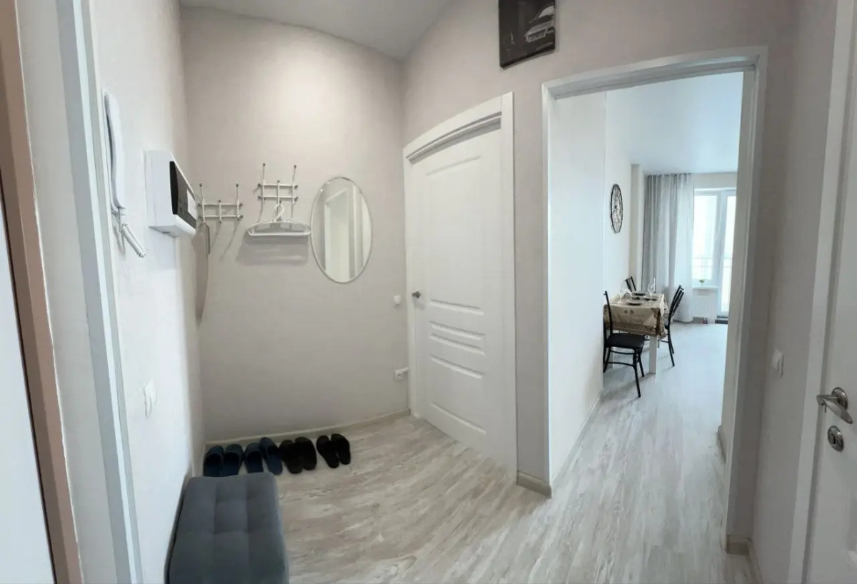 Квартира с диванчиком в новом районе у ТЦ Глобус