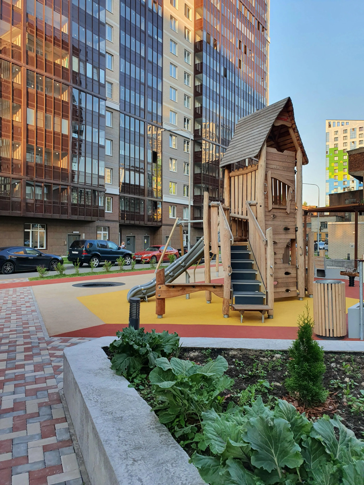 Квартира RoomyRoom Emerald