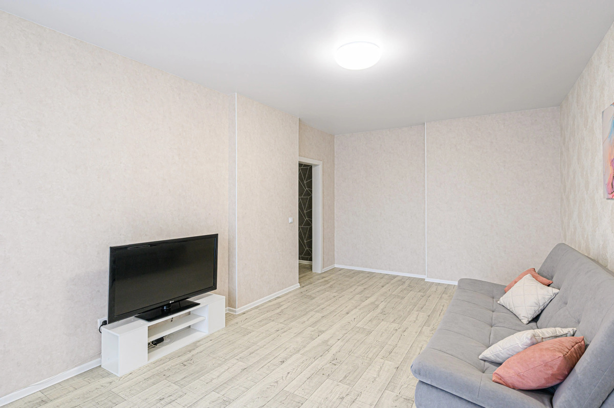 Апартаменты двухкомнатные Stepanenkov на Большевистской 32 на 8 этаже