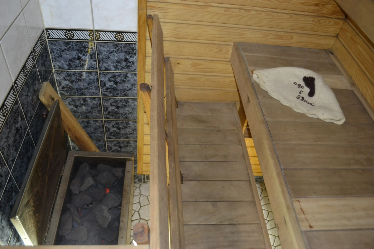 Квартира двухкомнатная с сауной лифтом и балконом