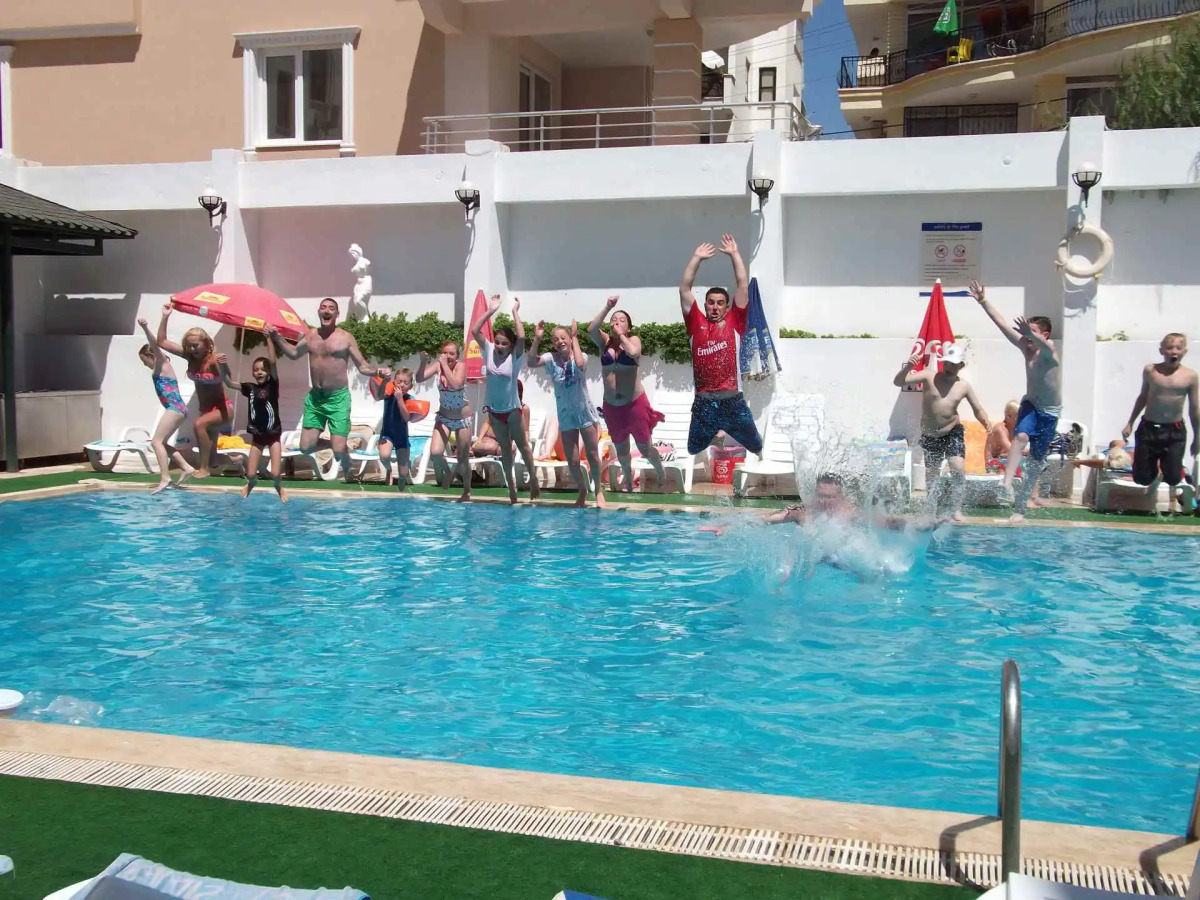 Апарт-Отель Tuntas Suites Altinkum