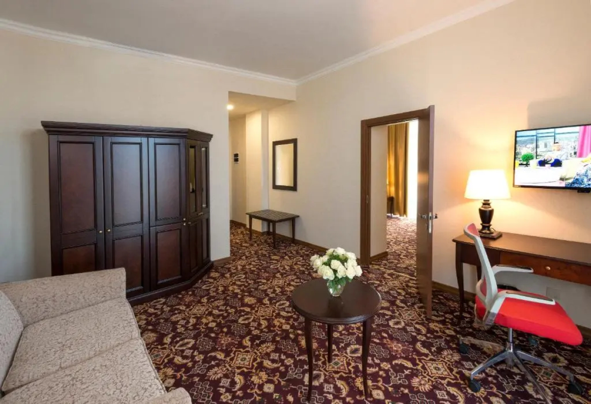 Ani Grand Hotel