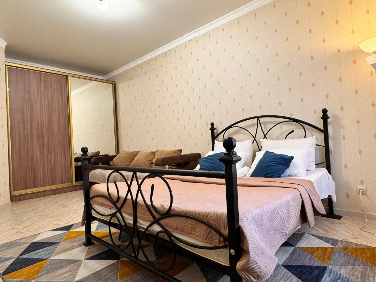 Квартира Толстого 180б 2 Этаж