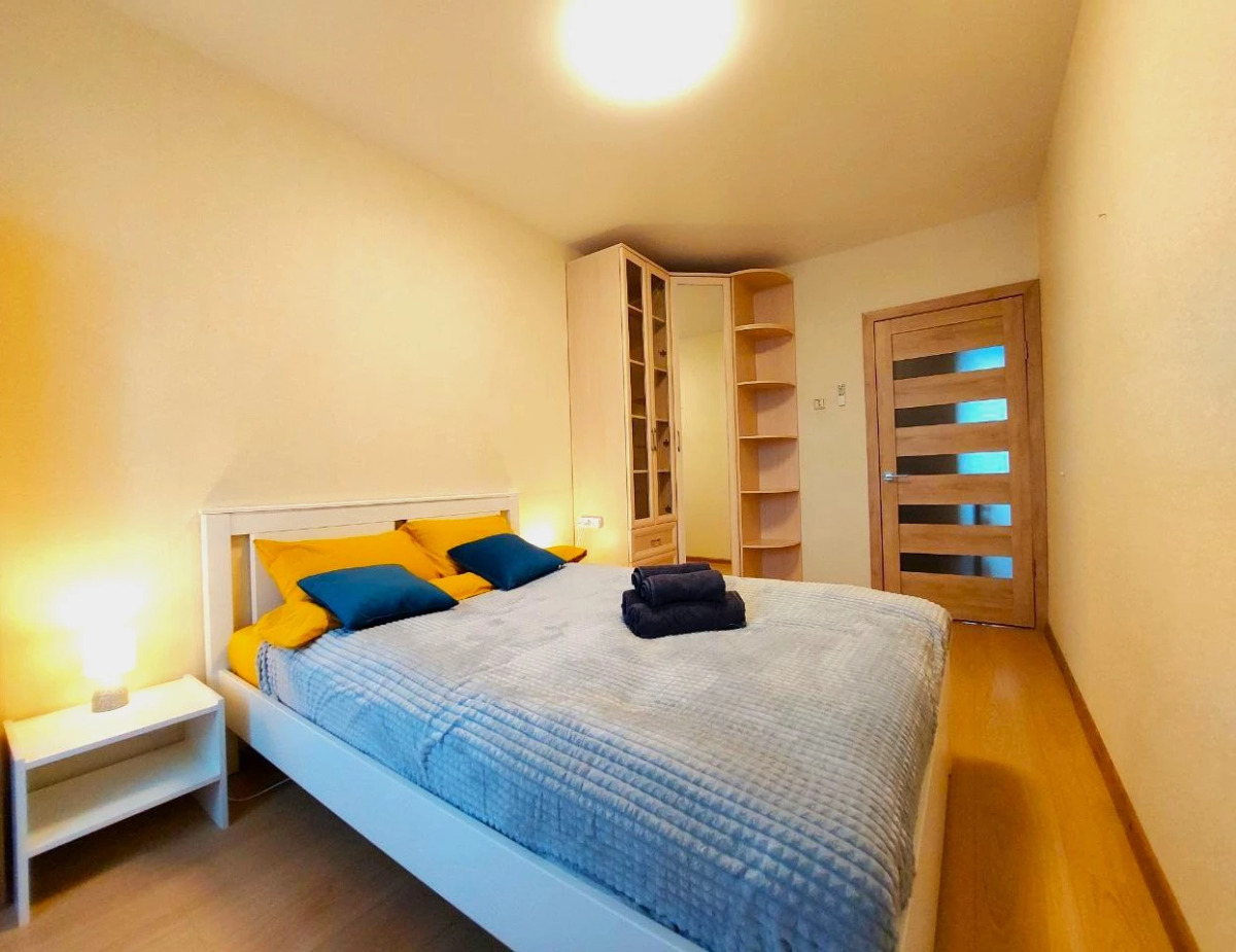 Квартира Трехкомнатная Недалеко от Метро Пражская