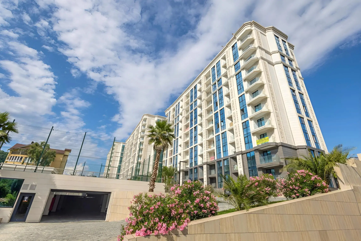 Квартира с бассейном на территории МореСолнцеАпарт