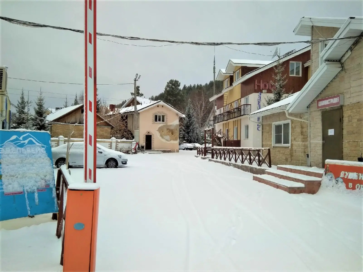 Отель Эдельвейс