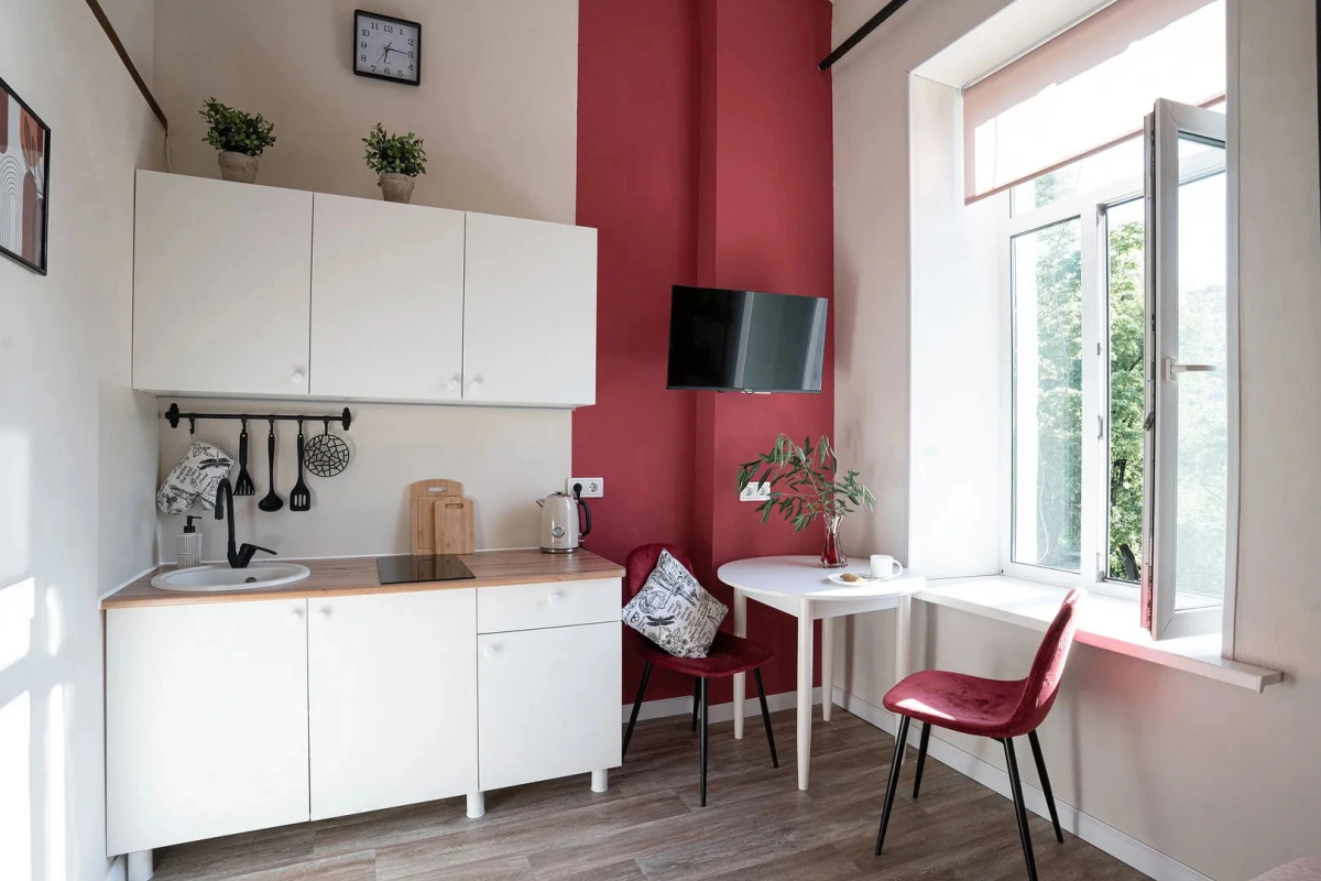 Квартира мини-студия со вторым ярусом у парка с озерами