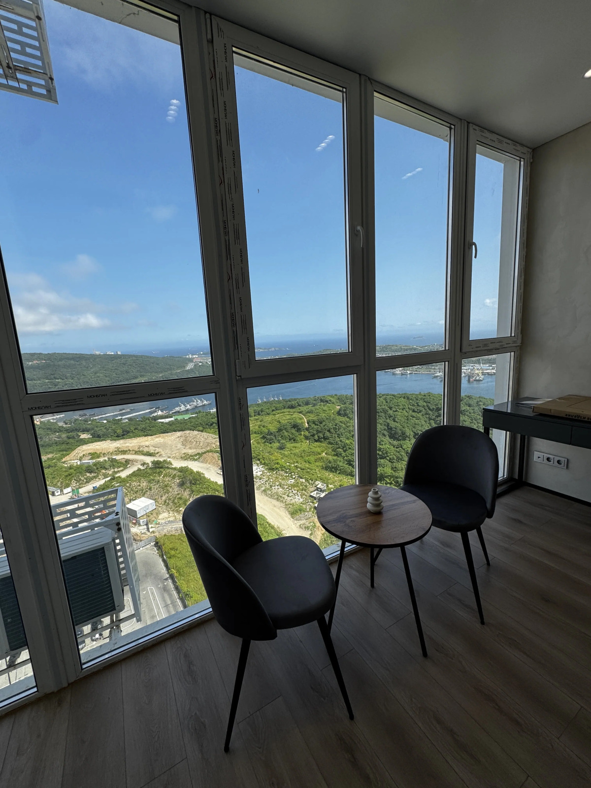 Квартира Панорамная с видом на море и мост Русский