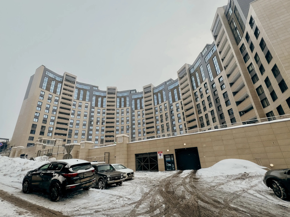 Апартаменты в ЖK Kолизeй c видом нa пруд.